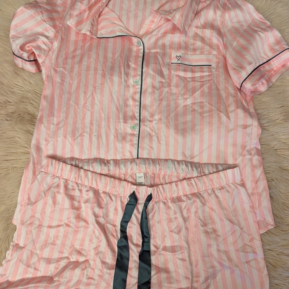 Victoria's Secret Pink and Black Pajama Set